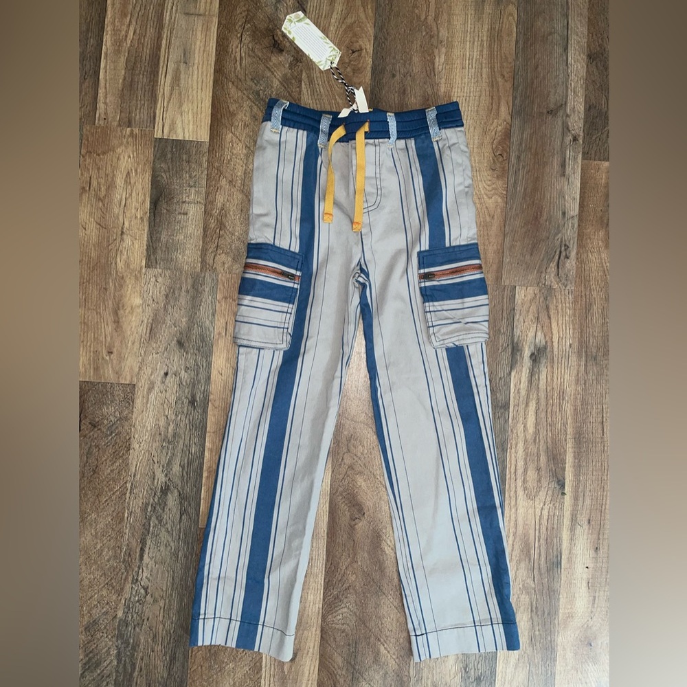 Matilda Jane with Joanna Gaines size 6 pants. NWT! Great condition! 💙